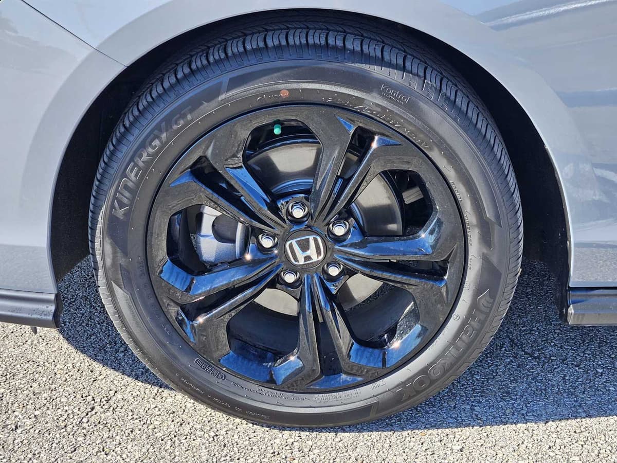 2025 Honda Accord - Image 9