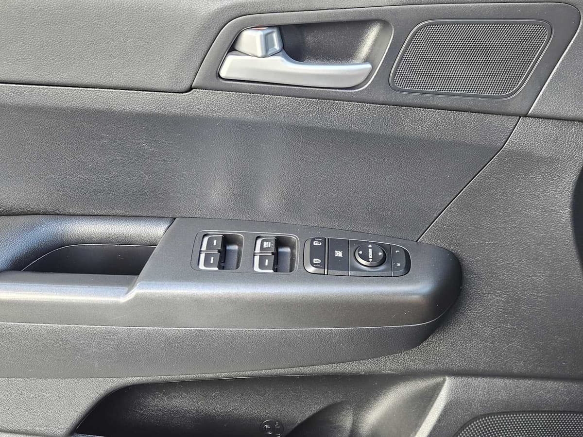 2021 Kia Sportage - Image 20