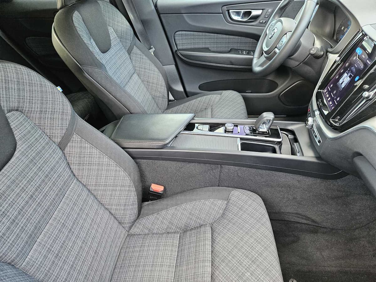 2023 Volvo XC60 - Image 14