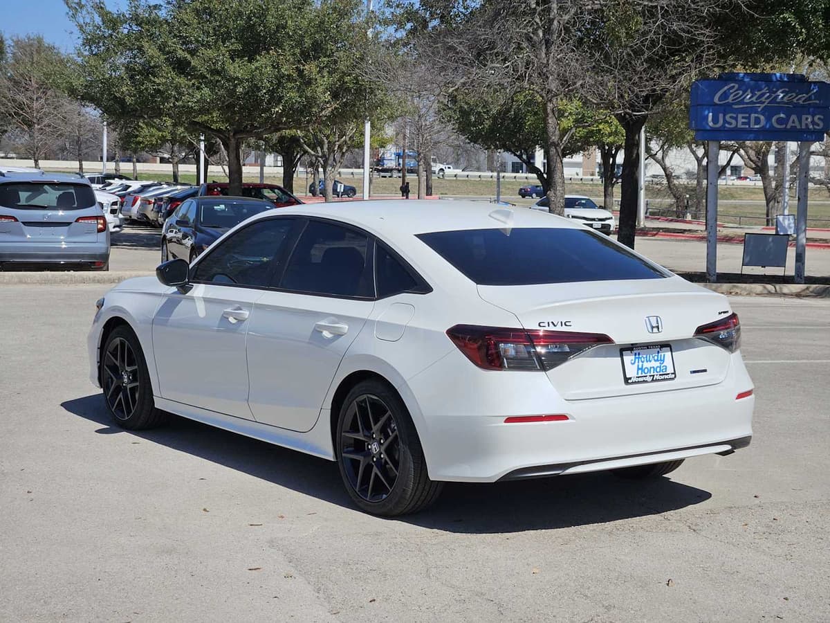 2026 Honda Civic Hybrid - Image 4