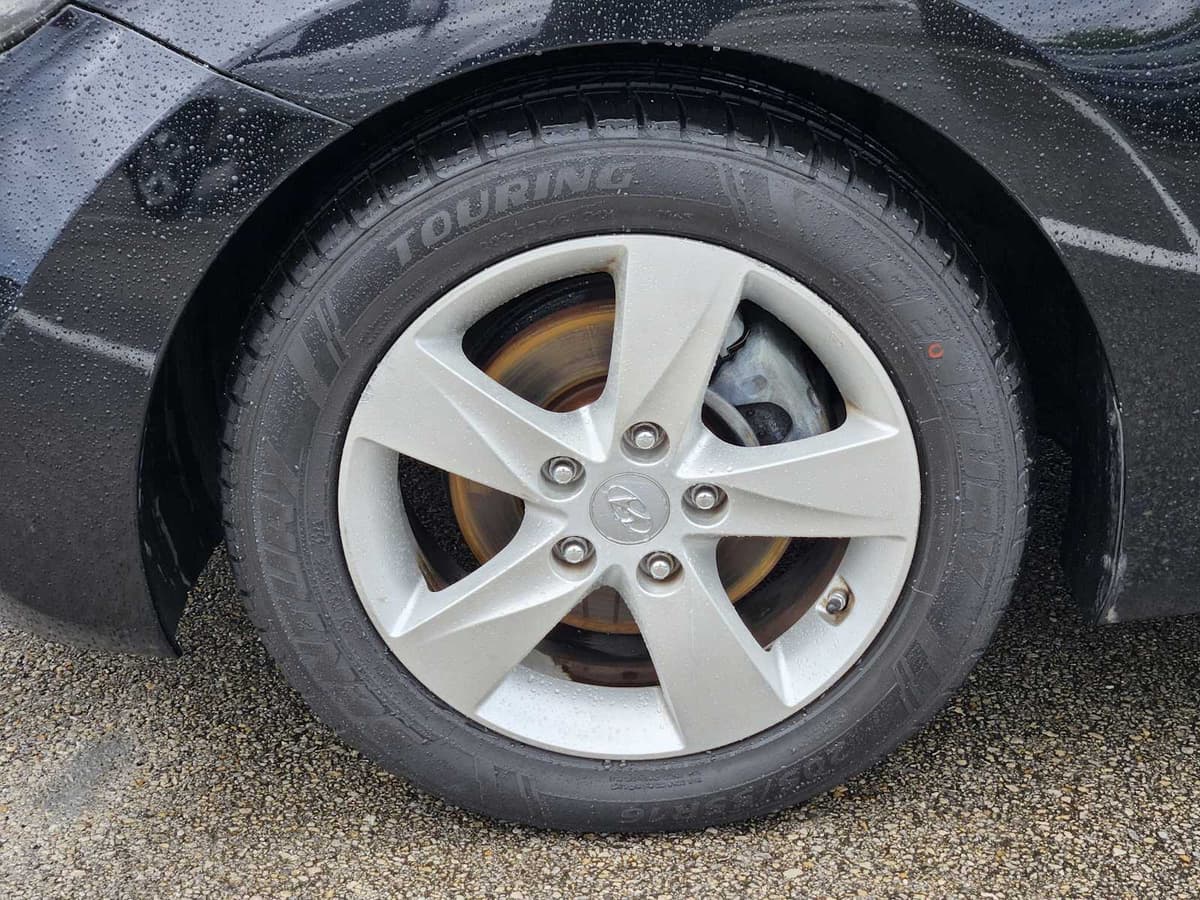 2012 Hyundai Elantra - Image 9