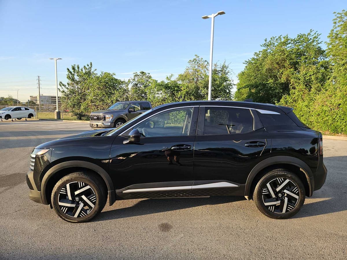 2025 Nissan Kicks - Image 4