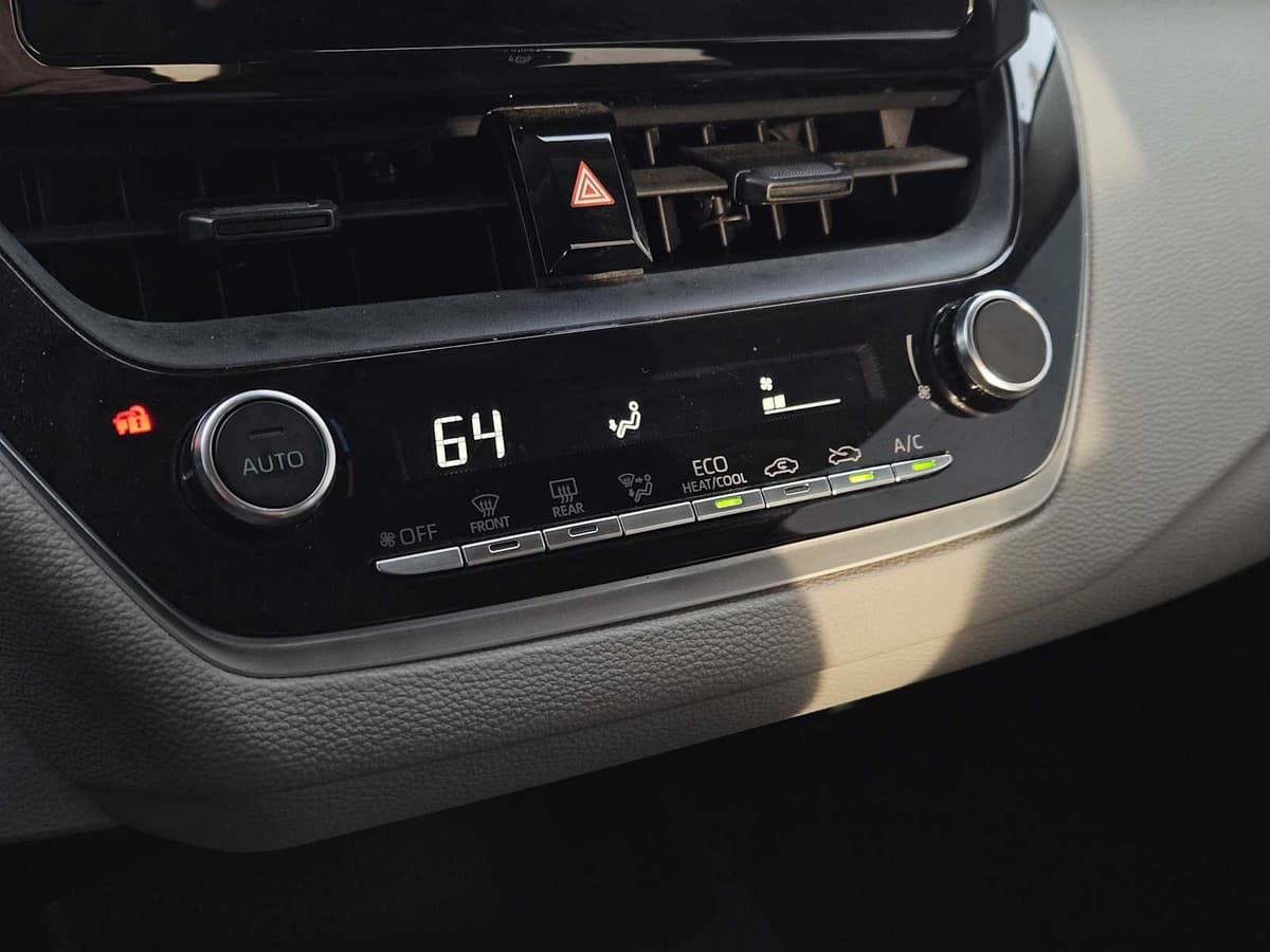 2023 Toyota Corolla - Image 19