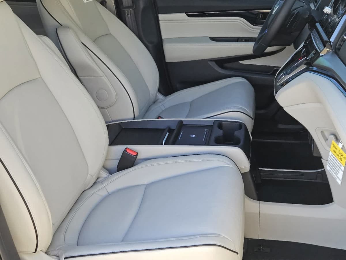 2026 Honda Odyssey - Image 12