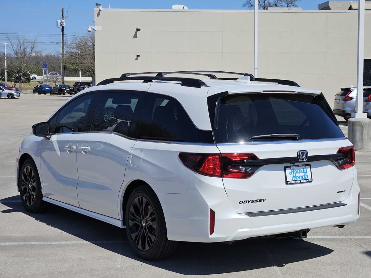 2026 Honda Odyssey - Image 4
