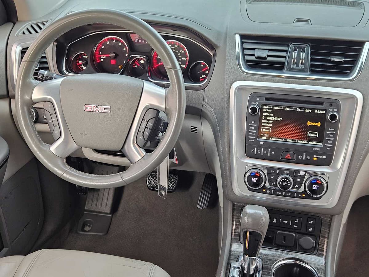 2015 GMC Acadia - Image 23