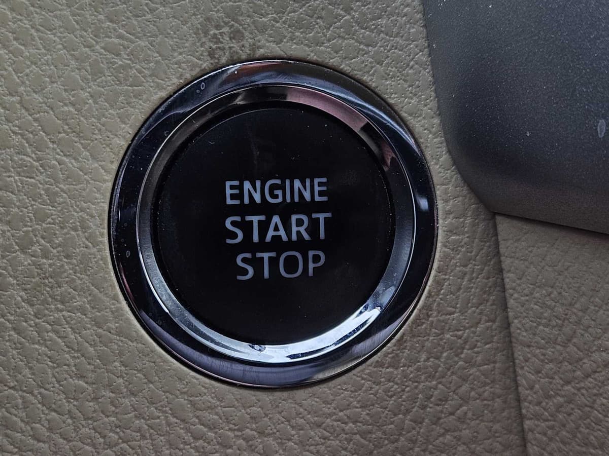 2017 Toyota Highlander - Image 21