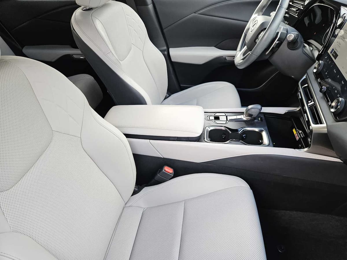 2023 LEXUS RX - Image 14