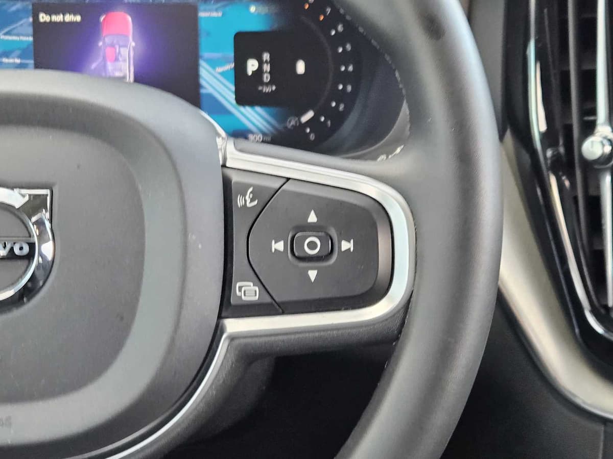 2023 Volvo XC60 - Image 28