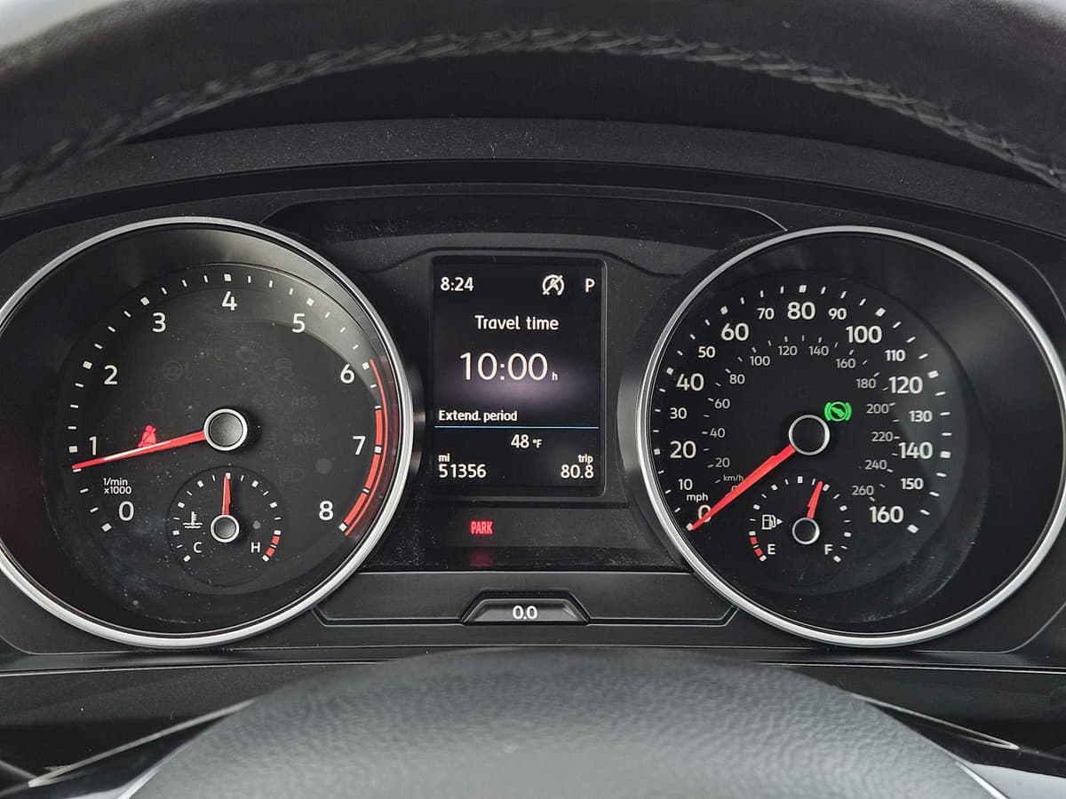 2018 Volkswagen Tiguan - Image 16