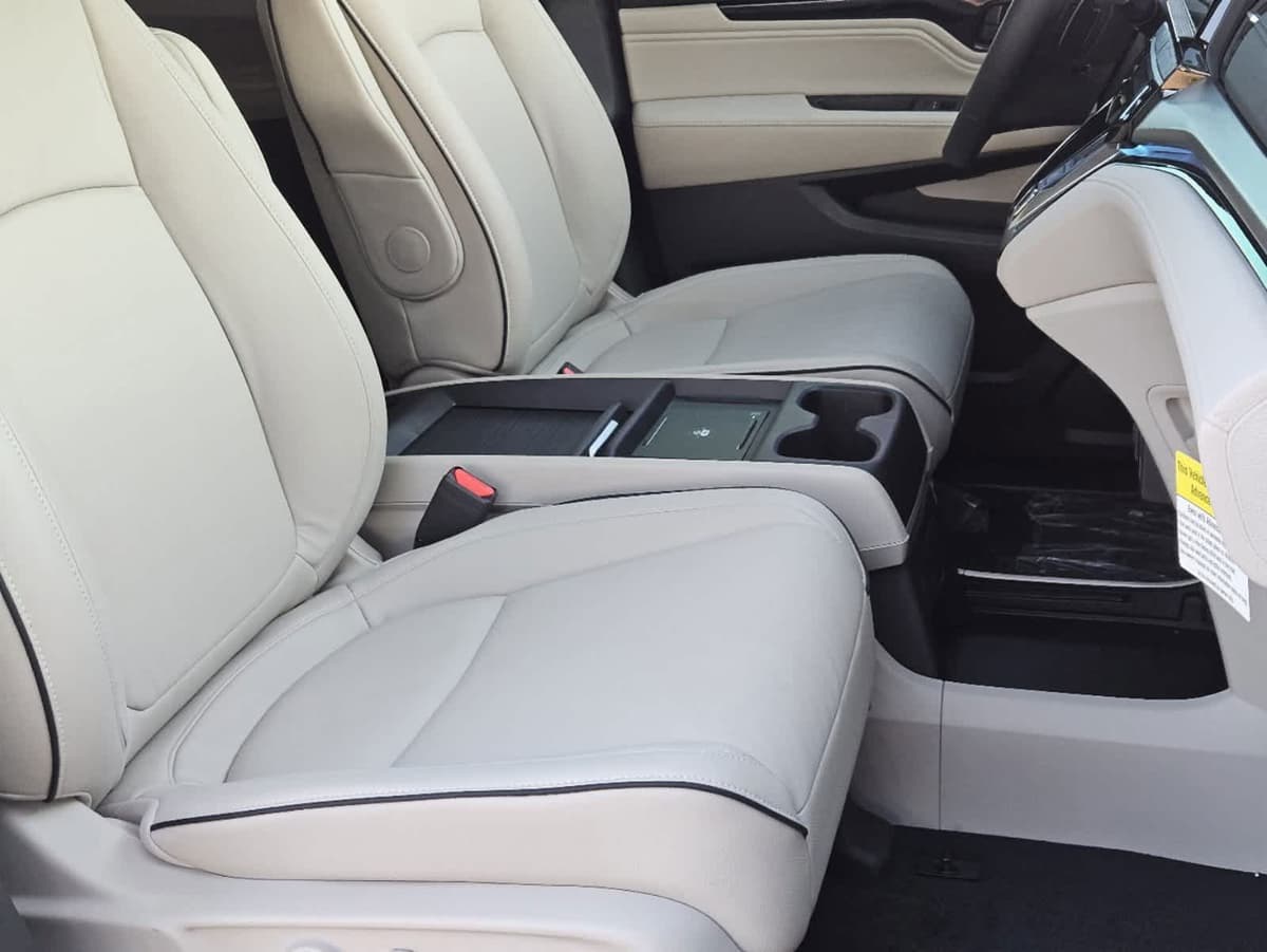 2026 Honda Odyssey - Image 12