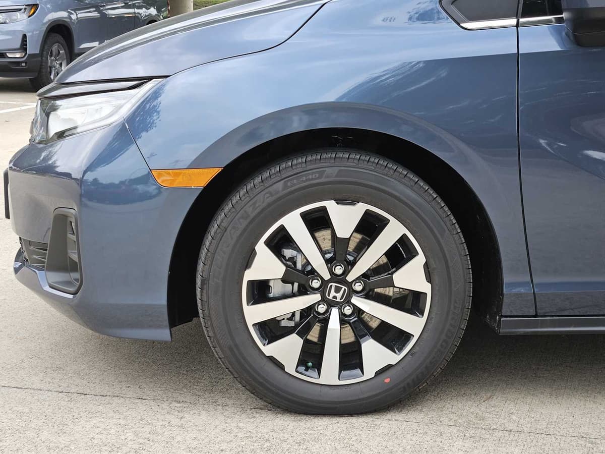 2026 Honda Odyssey - Image 8