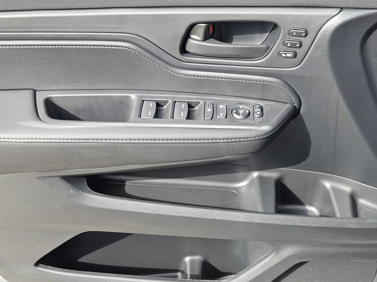 2026 Honda Odyssey - Image 18