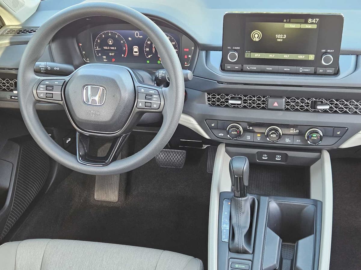 2025 Honda Accord - Image 25