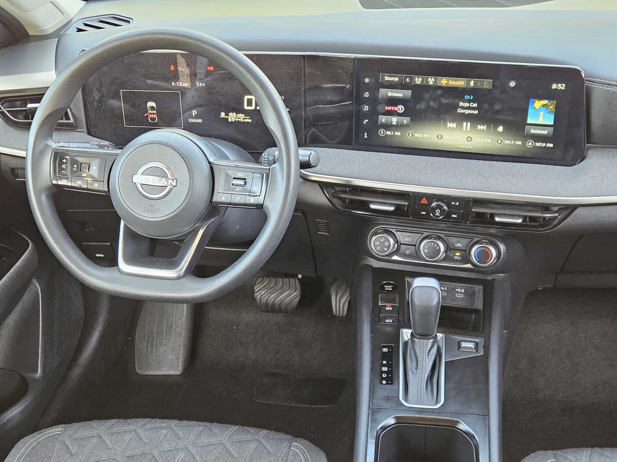2025 Nissan Kicks - Image 24