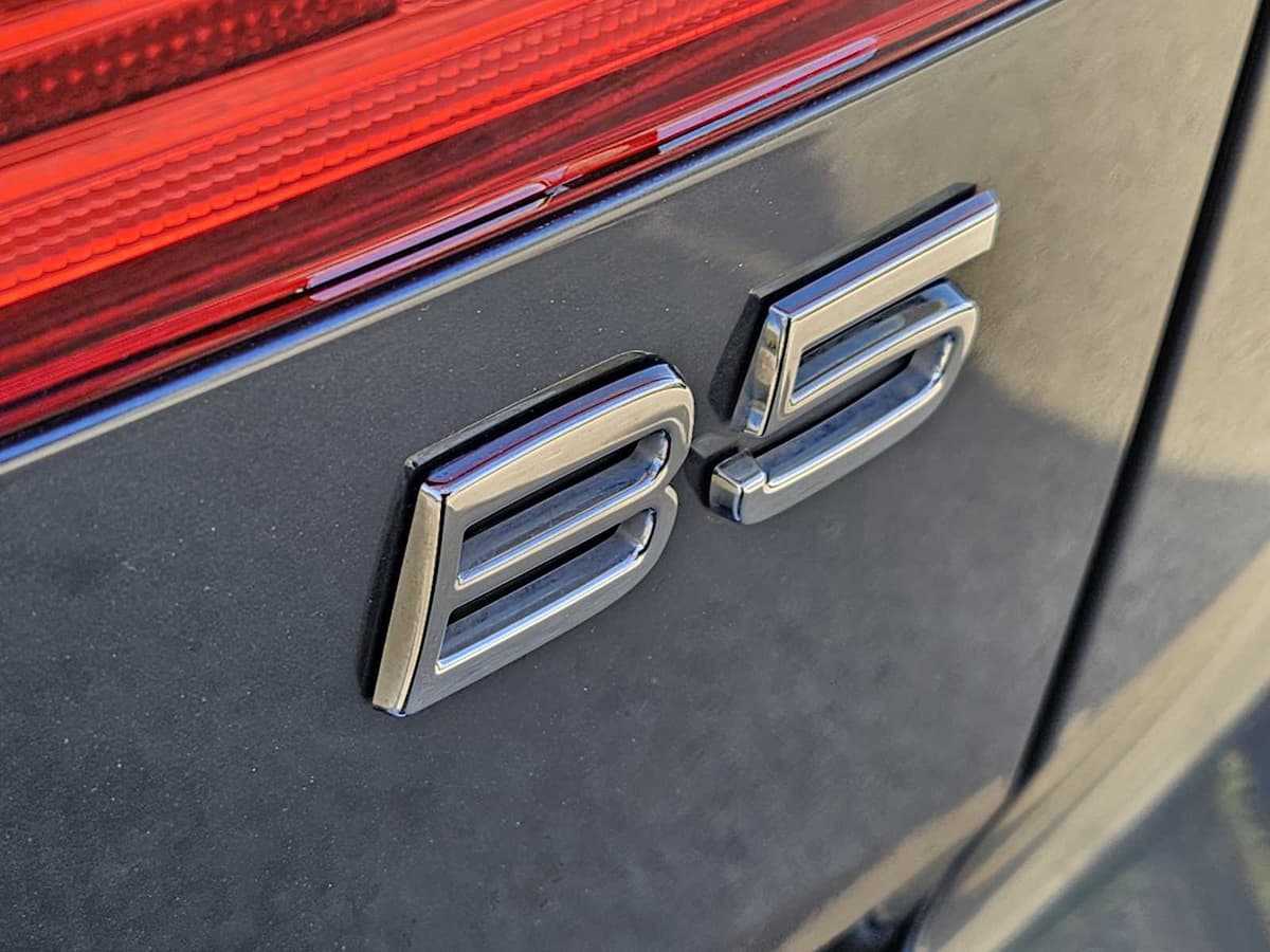 2023 Volvo XC60 - Image 12