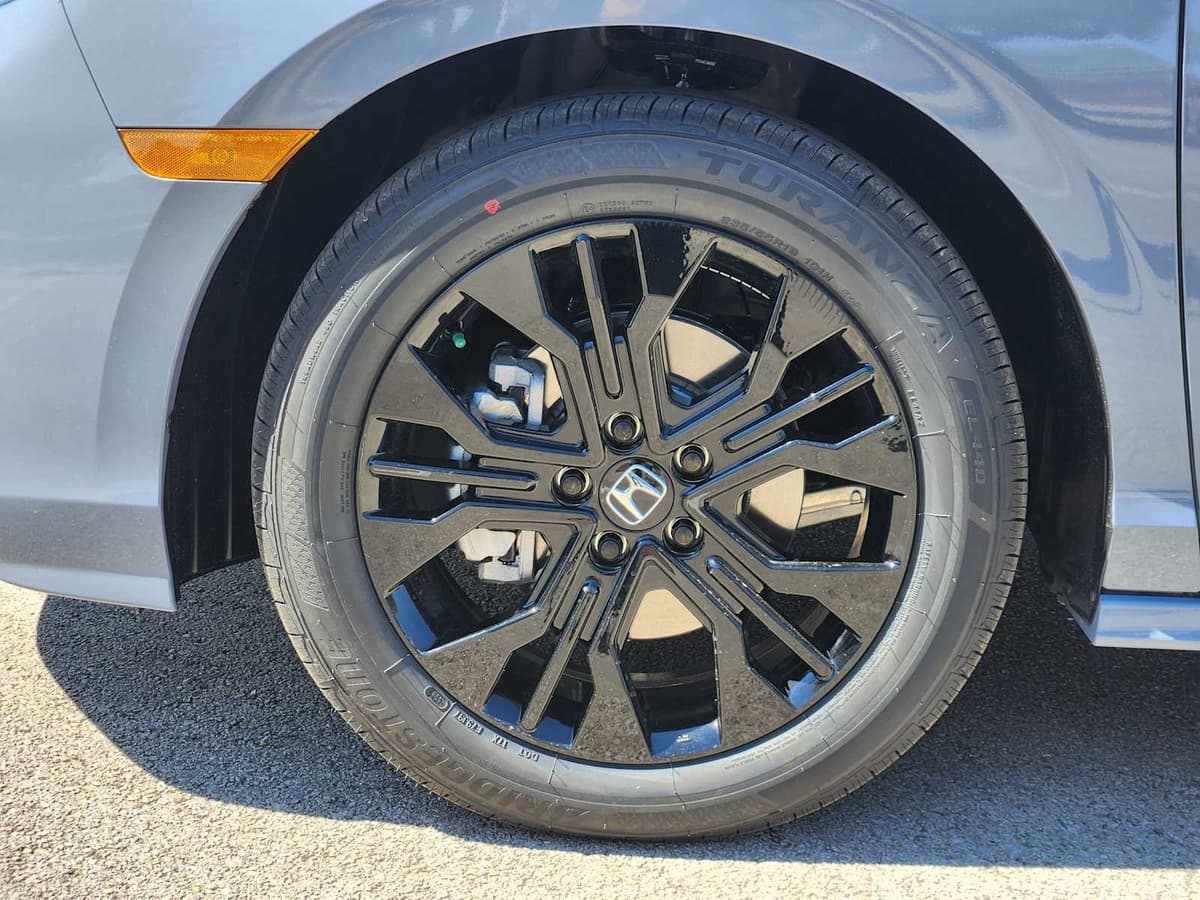 2026 Honda Odyssey - Image 8