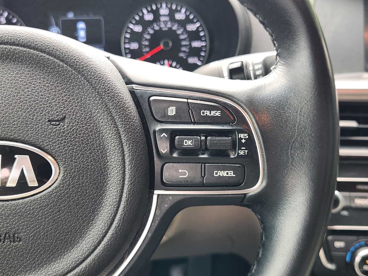 2018 Kia Optima - Image 28