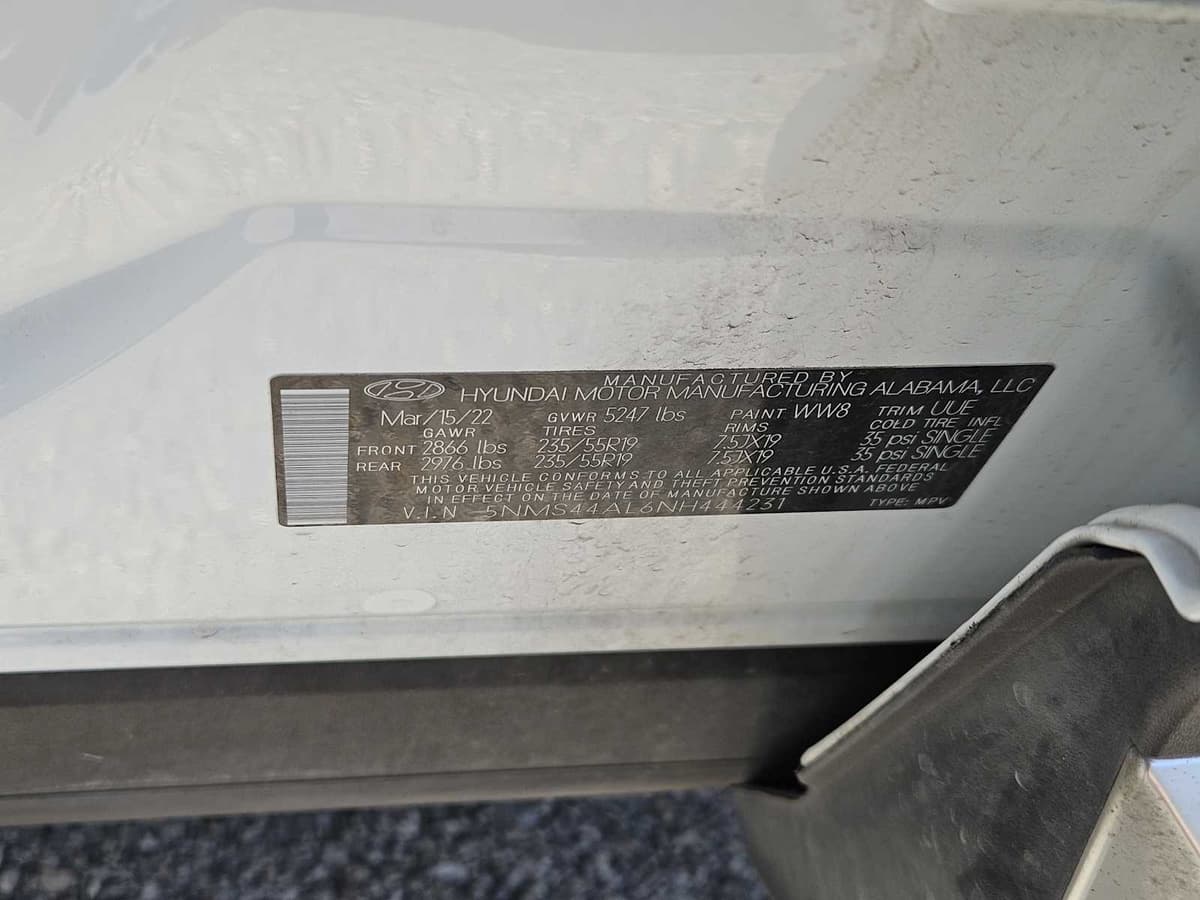 2022 Hyundai Santa Fe - Image 31