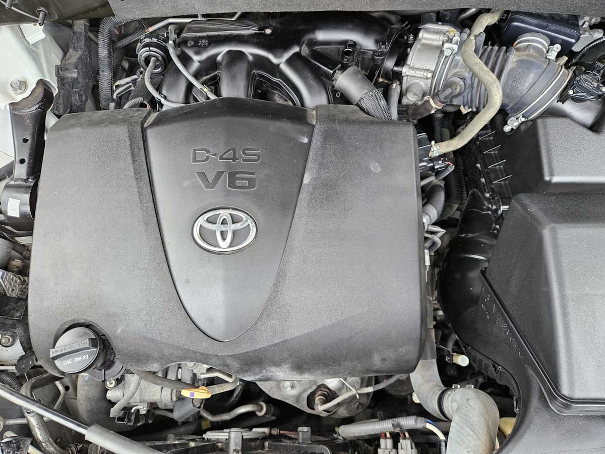 2017 Toyota Highlander - Image 31