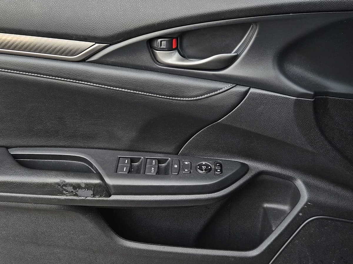 2019 Honda Civic Hatchback - Image 22