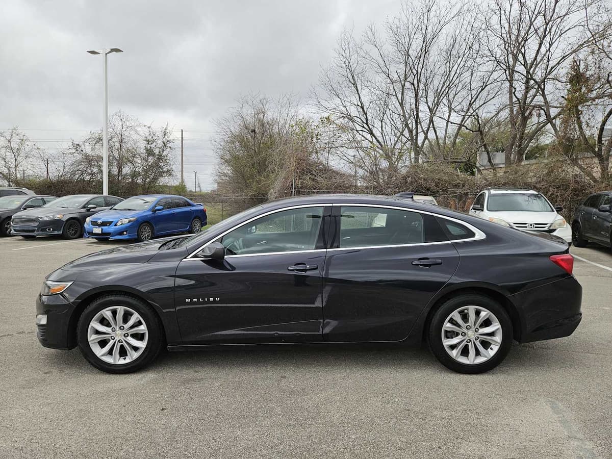 2023 Chevrolet Malibu - Image 4