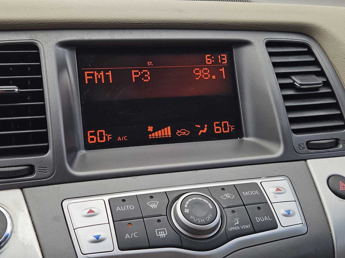 2012 Nissan Murano - Image 16