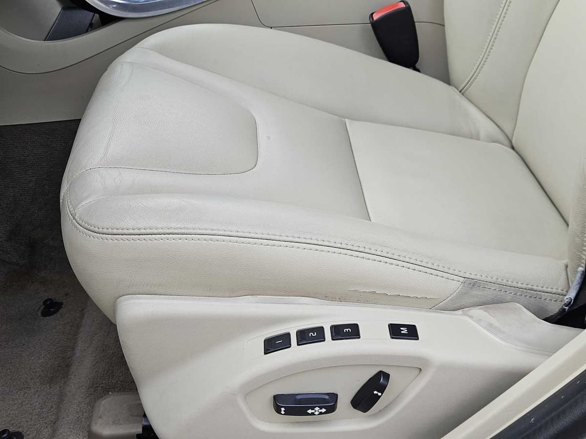 2015 Volvo S60 - Image 22