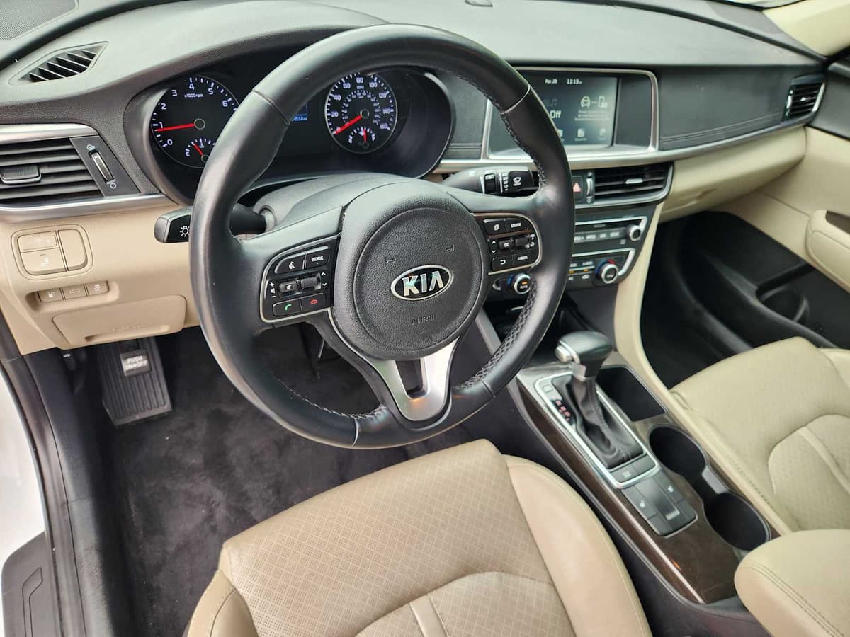 2018 Kia Optima - Image 2