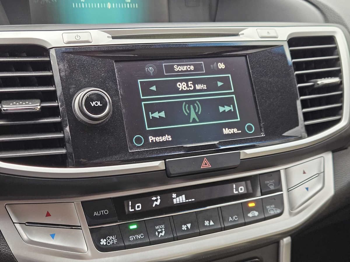 2014 Honda Accord - Image 20