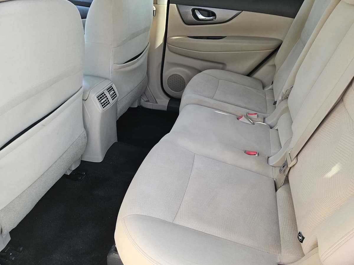 2016 Nissan Rogue - Image 29