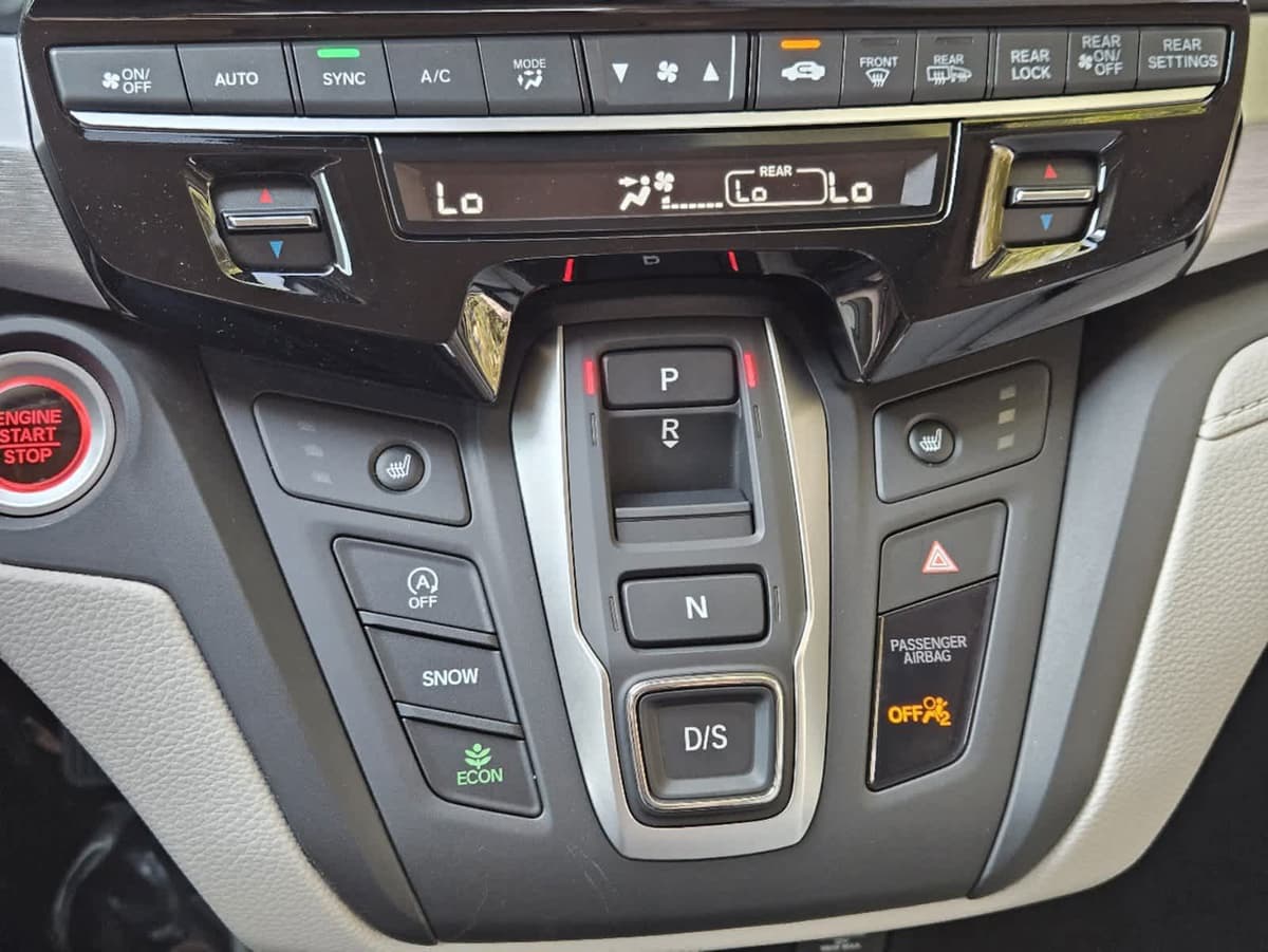 2026 Honda Odyssey - Image 16