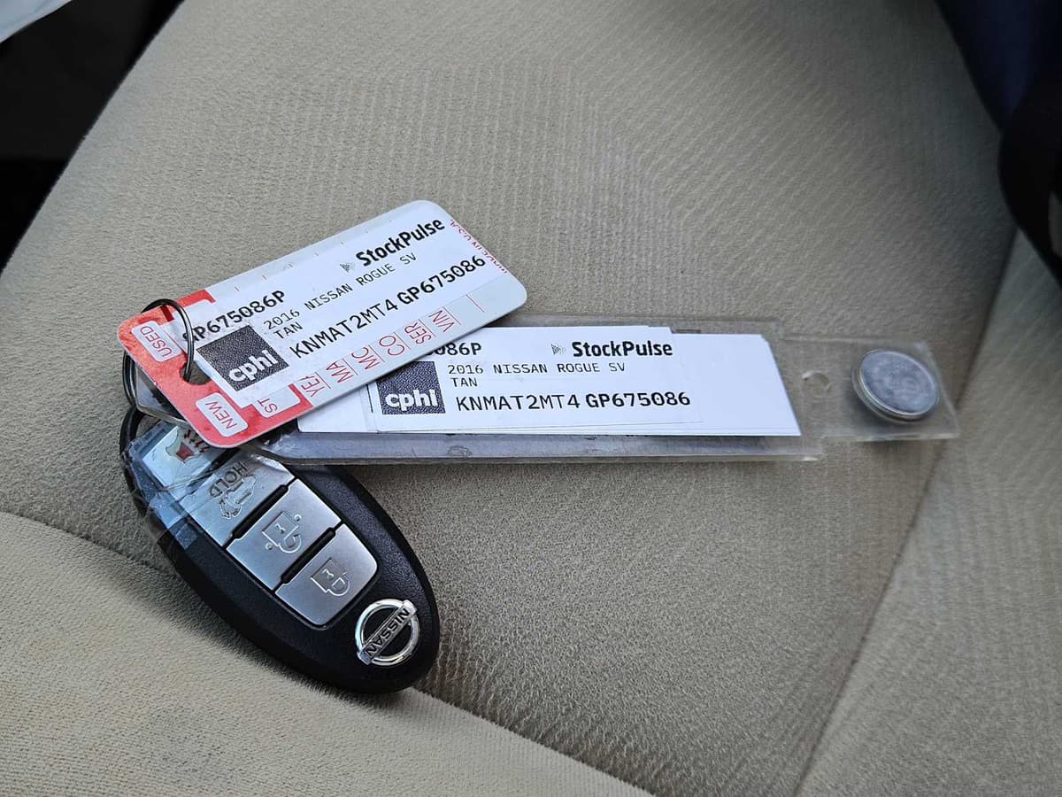2016 Nissan Rogue - Image 33