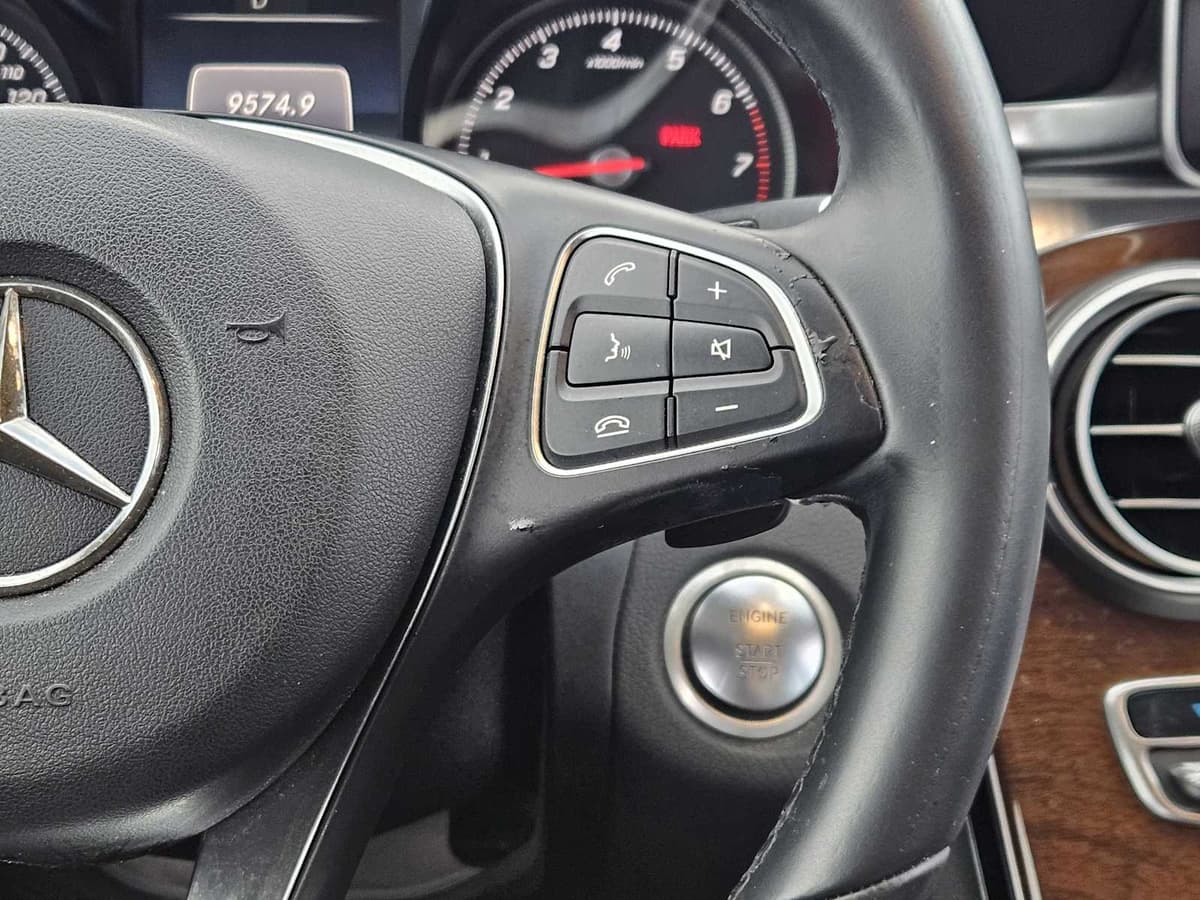 2016 Mercedes-Benz C 300 - Image 25