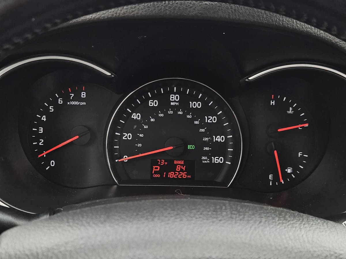 2015 Kia Sorento - Image 16