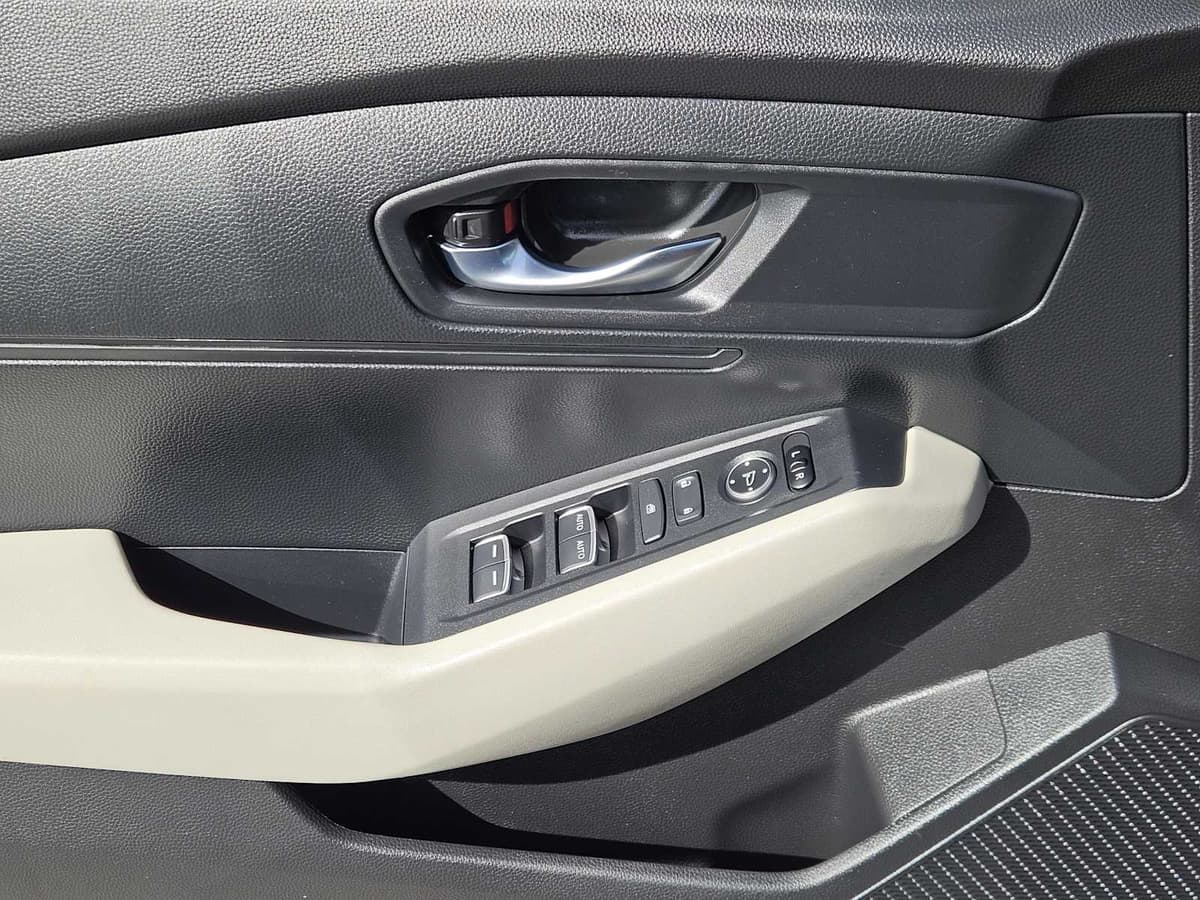 2023 Honda Accord - Image 21