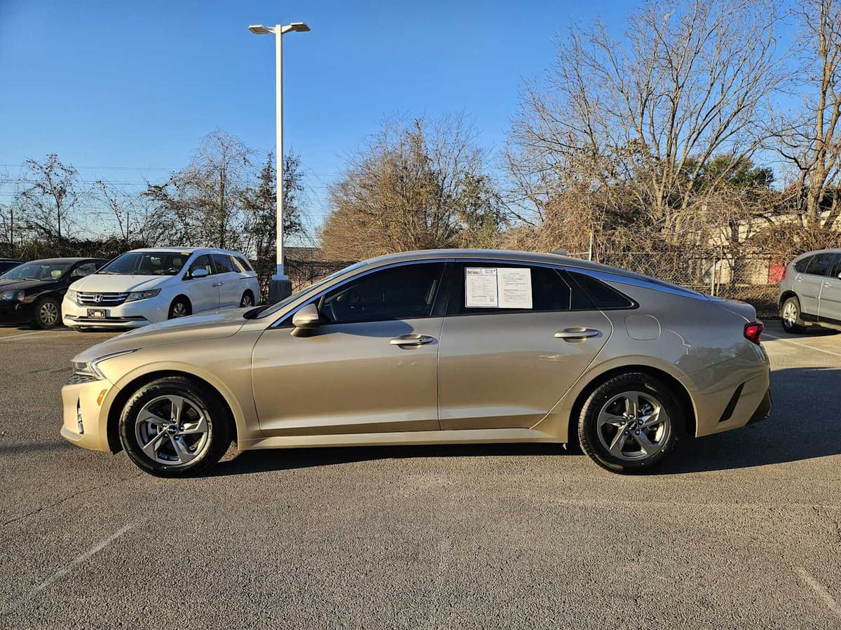 2022 Kia K5 - Image 4