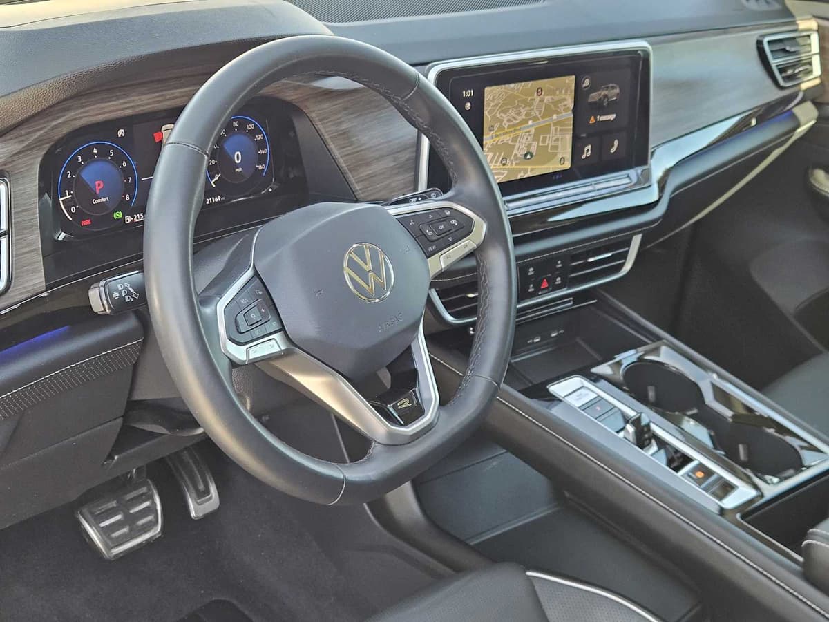 2024 Volkswagen Atlas - Image 2