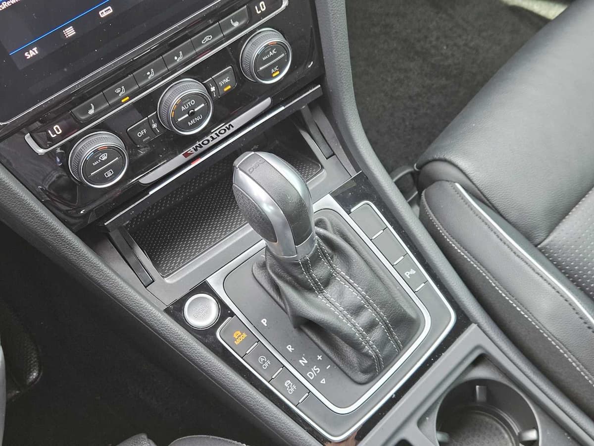 2019 Volkswagen Golf R - Image 20