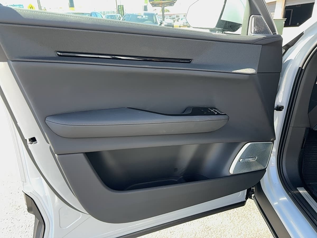 2025 Polestar 3 - Image 11