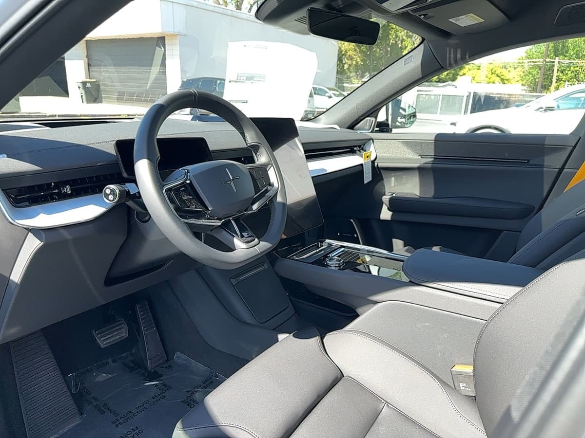 2025 Polestar 3 - Image 12