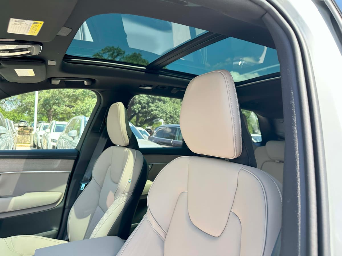 2026 Volvo XC90 - Image 14