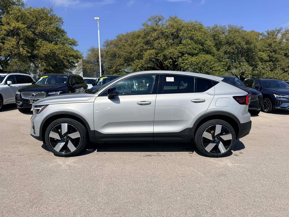 2023 Volvo C40 Recharge Pure Electric - Image 3