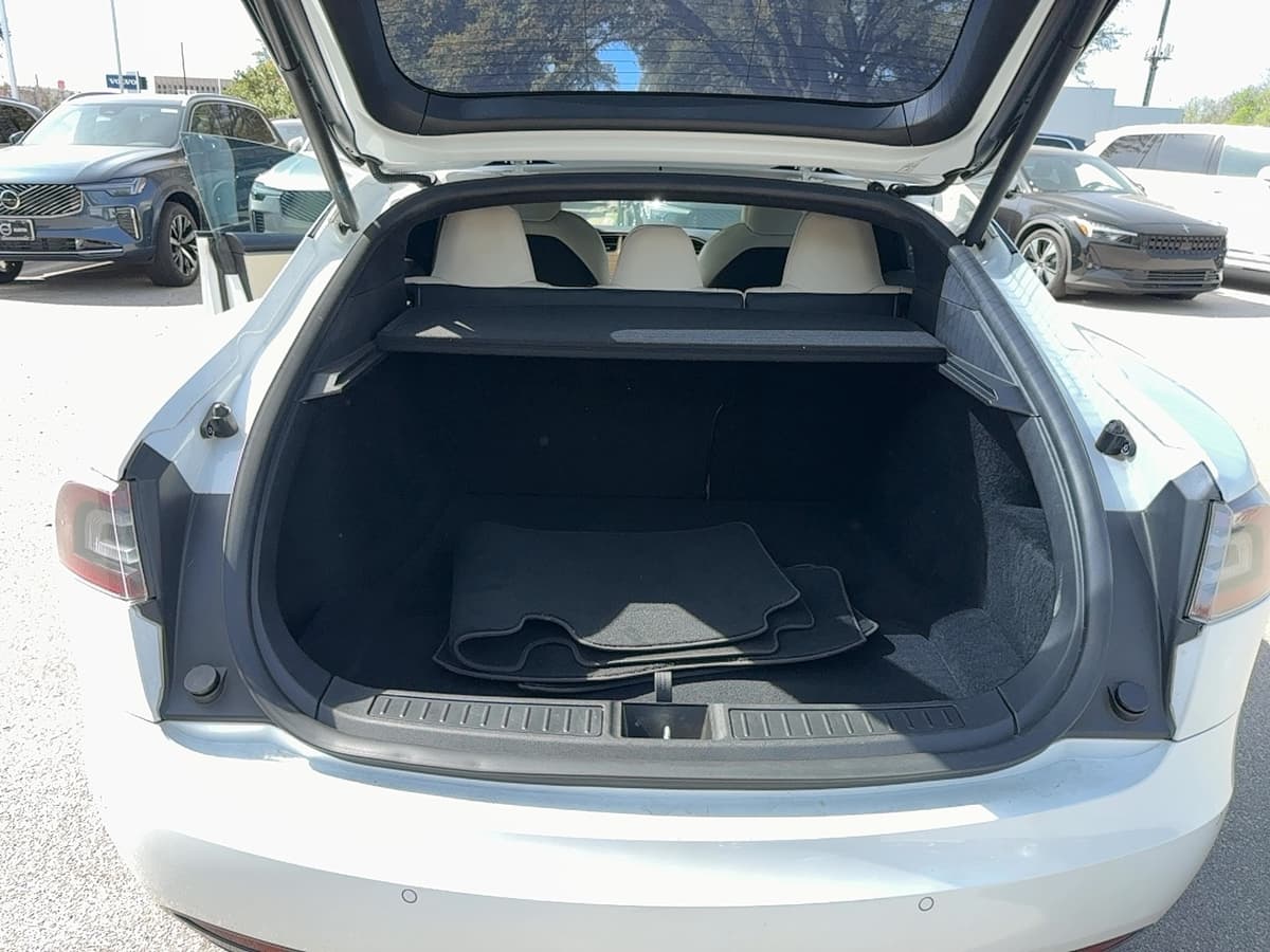 2020 Tesla Model S - Image 23