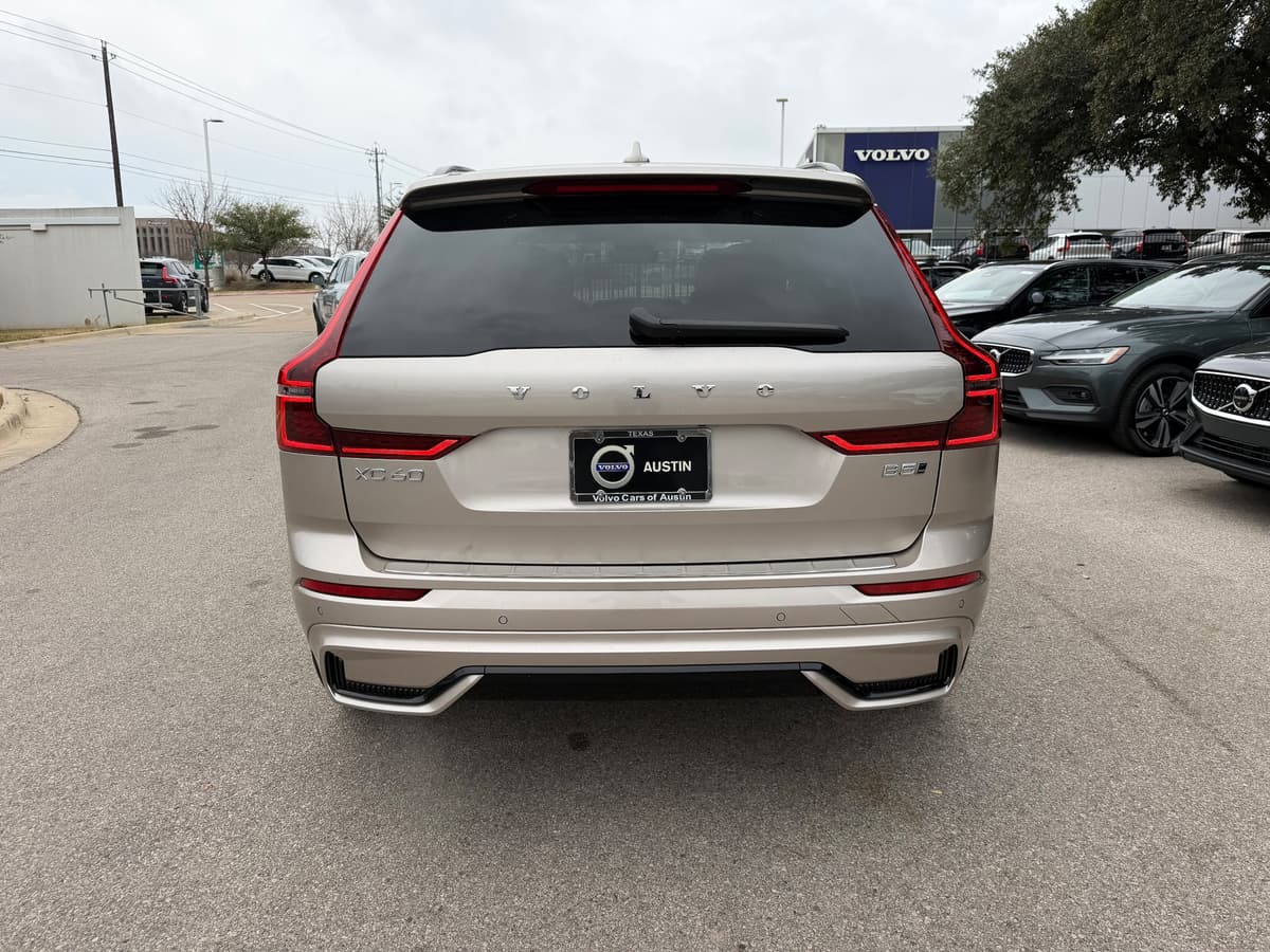 2026 Volvo XC60 - Image 5