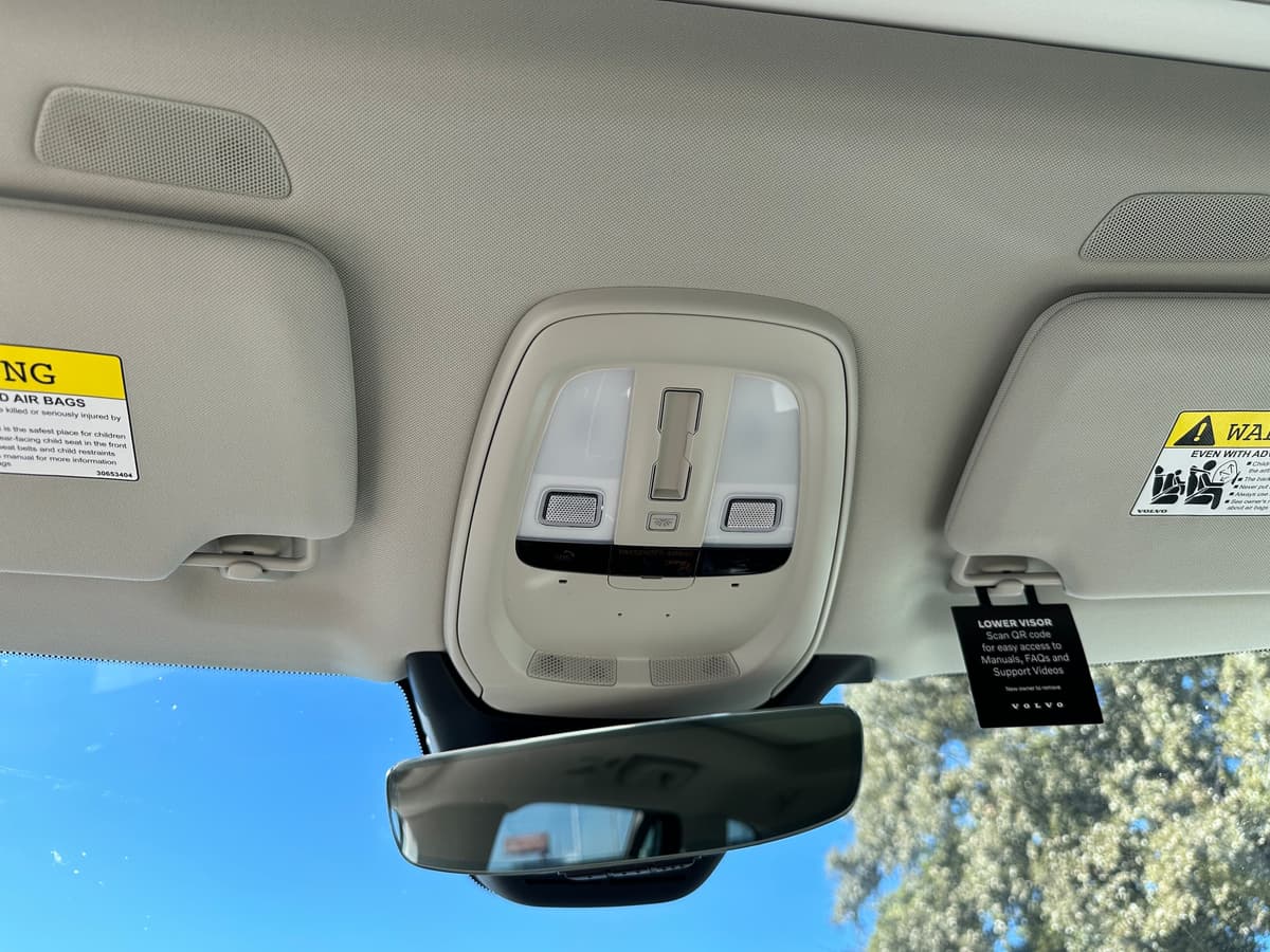 2025 Volvo XC90 - Image 11