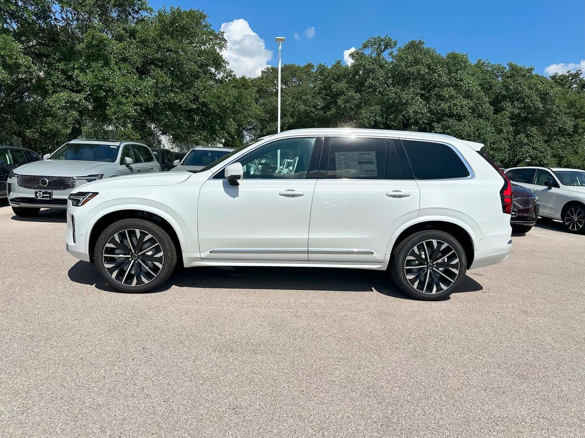 2026 Volvo XC90 - Image 3