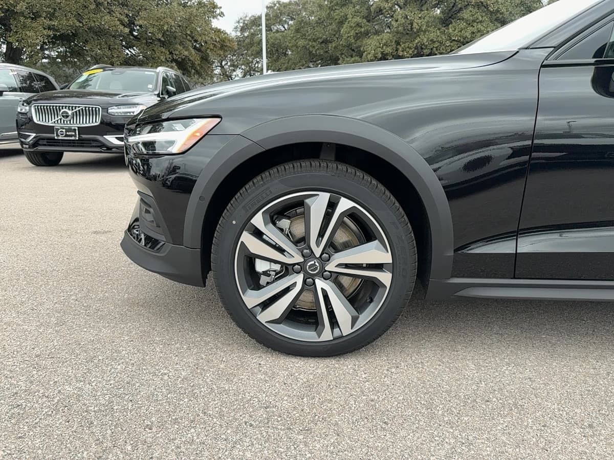 2026 Volvo V60 Cross Country - Image 9