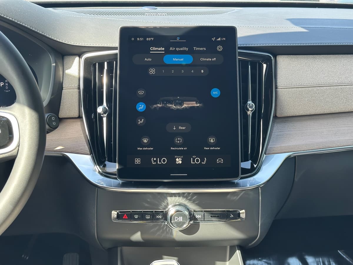 2026 Volvo XC90 - Image 12