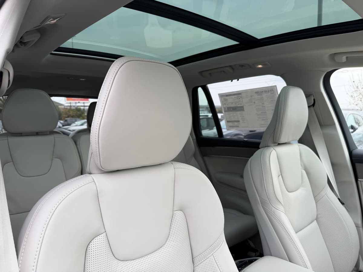 2026 Volvo XC90 - Image 9